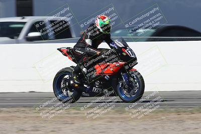 media/Oct-05-2025-CVMA (Sun) [[beeef4f201]]/Race 2-Supersport Middleweight/